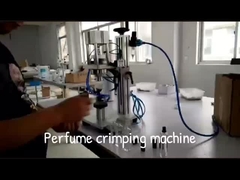 Machine pneumatique automatique pour le décapage des bouteilles de parfums